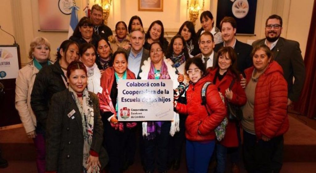 Cooperadoras de escuelas e institutos de enseñanza provincial recibieron $20.000