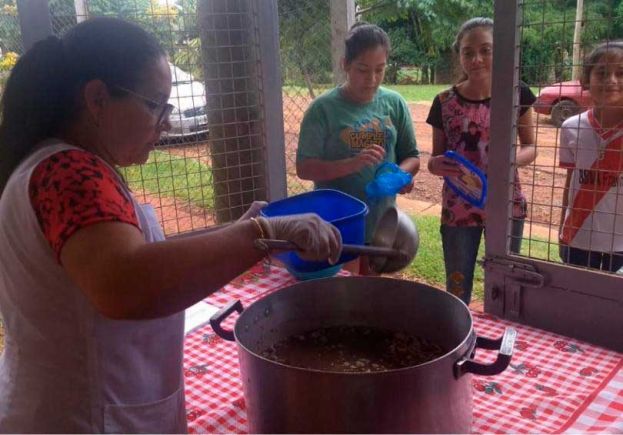 Denuncian  irregularidades en la entrega de viandas en CABA